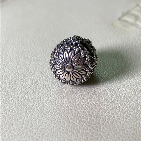 Pandora Sparkling Pineapple Charm - Picture 3 of 4